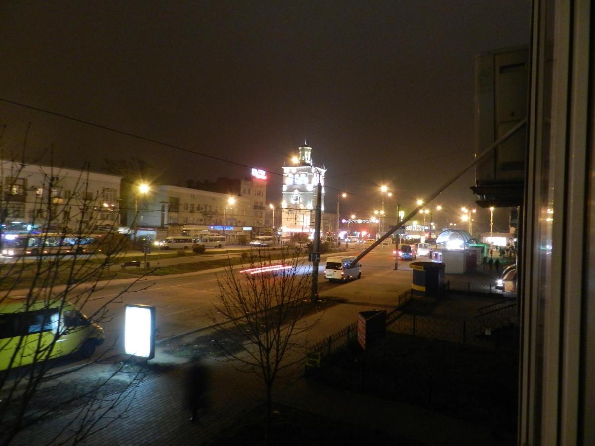 1-Room Apartment 50M2 On Metalurhiv Avenue 17, By Grandhome Zaporizhia Bagian luar foto