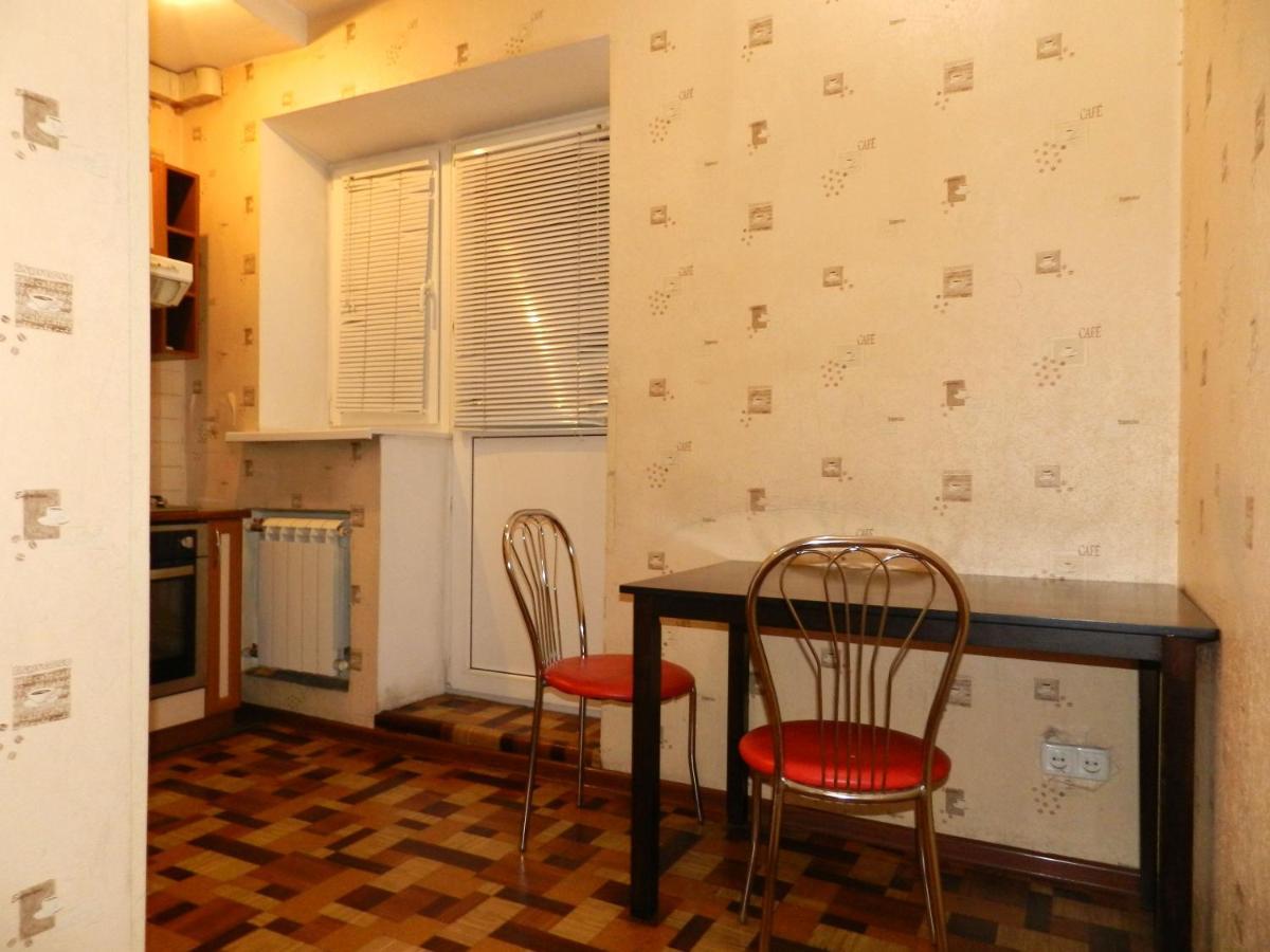 1-Room Apartment 50M2 On Metalurhiv Avenue 17, By Grandhome Zaporizhia Bagian luar foto